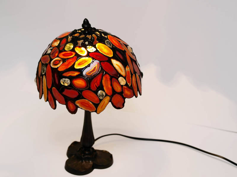 Lampa 25cm z agatu czerwonego wykonana techniką Tiffany